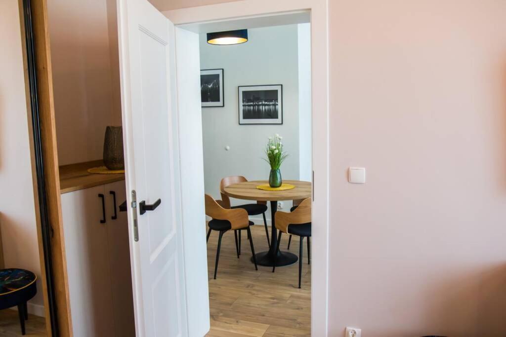 Miedziany By Rentoom Apartment Torun Exterior photo
