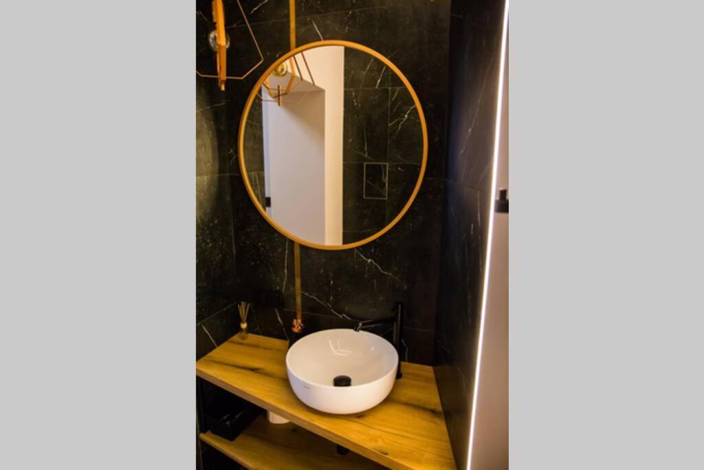 Miedziany By Rentoom Apartment Torun Exterior photo